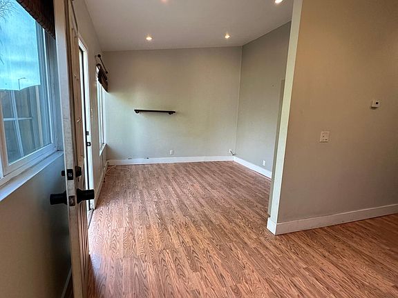 2nd image of 2215 Pierpont Blvd APT 1