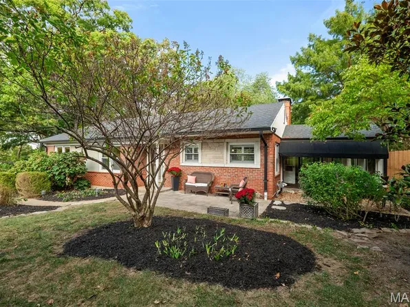 1889 N Signal Hills Dr, Saint Louis, MO 63122