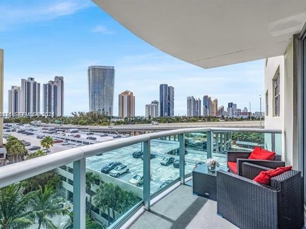 19390 Collins Ave APT 702