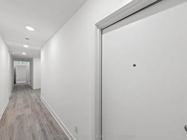 1305 Saint Clair Ave W #1, Toronto, ON M6E 1C2