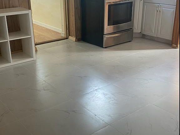 2nd image of 52 Normandy Dr Floor 1