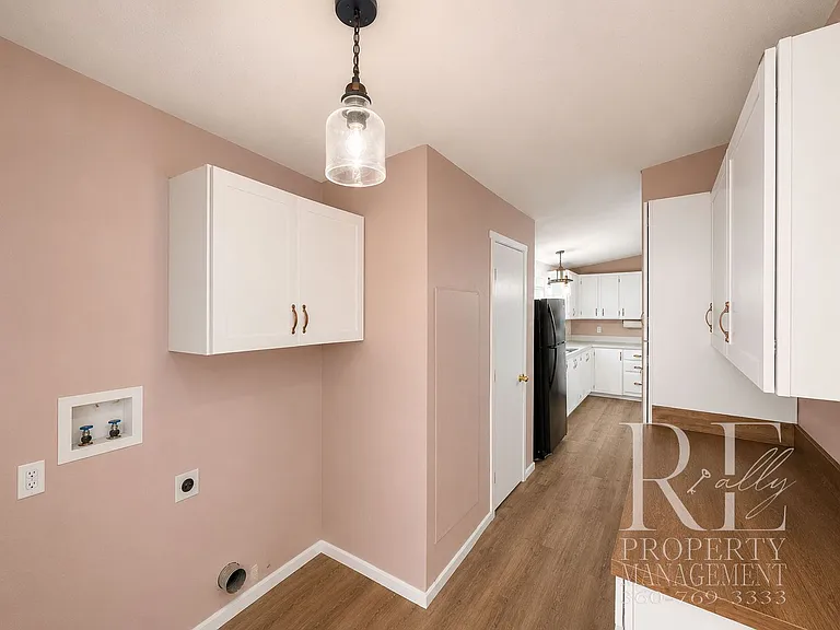 548 Arnold Ave E — Photo 8
