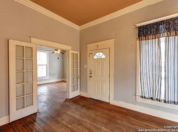 3rd image of 922 Hays St