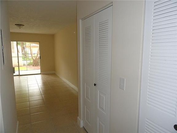 4th image of 10065 NW 46th St APT 105