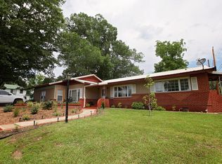 106 W 6th St, Broken Bow, OK 74728