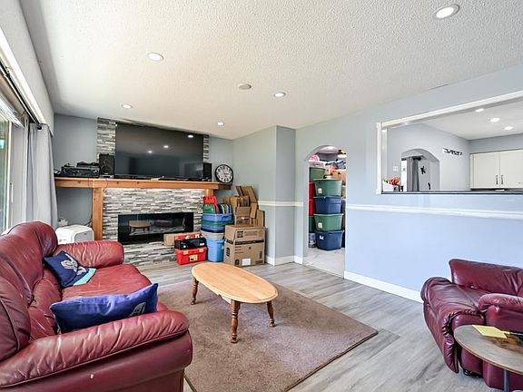 5th image of 33465 Hawthorne Ave