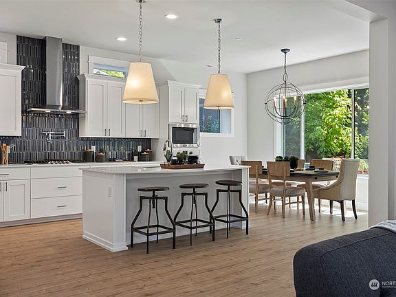 5th image of 2021 85th Avenue Ct