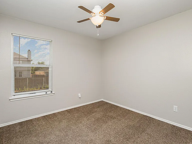 1121 Charlotte Dr — Photo 27