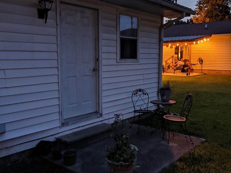 1st image of 1605 Davis Ave #B