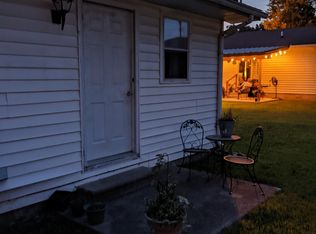 1605 Davis Ave #B, Johnston City, IL 62951