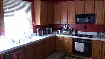 3rd image of 409 Malicoat Ave
