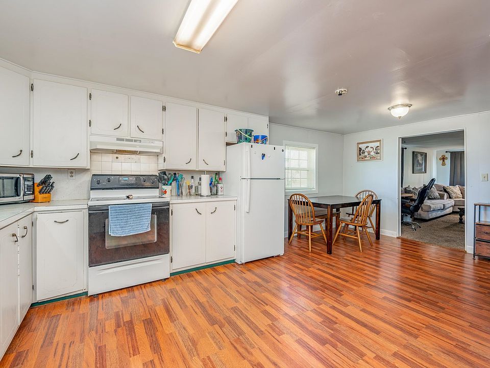 515 N Broadview St, El Dorado, KS 67042 Zillow
