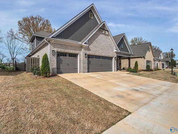 3rd image of 1904 Rosebury Ln