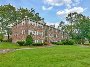 47 Edgelawn Ave APT 7, North Andover, MA 01845