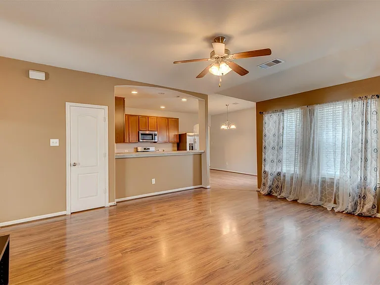 2831 Lockeridge Bend Dr — Photo 4