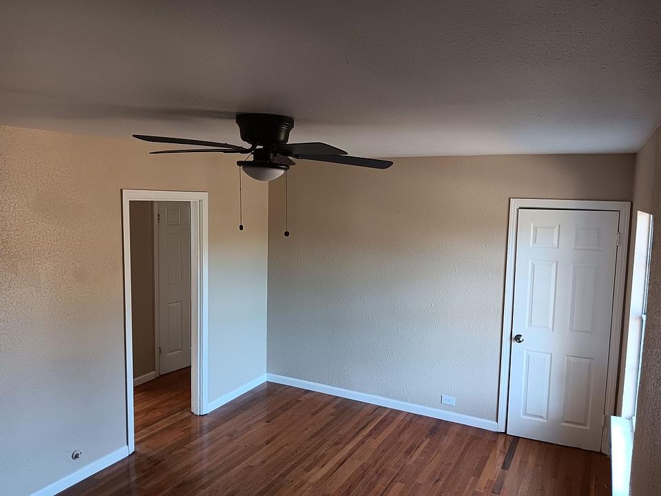 1st image of 407 Kathy Dr #1