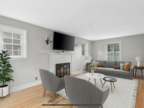 5th image of 2161 Gray Ave