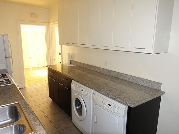 3rd image of 2571 Virginia St