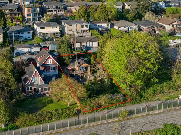 435 Alder St, North Vancouver, BC V7L 1A9