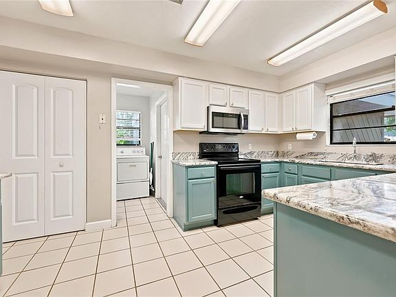 3rd image of 9520 NW 6TH PLACE