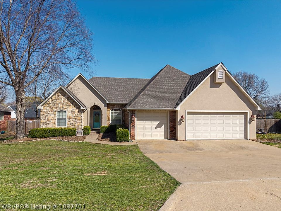 1st image of 3270 Osprey Dr
