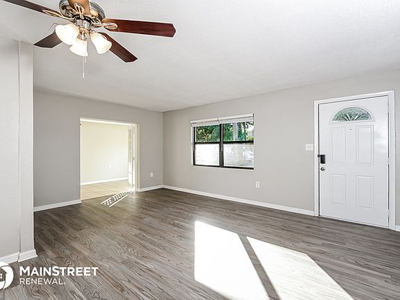 4th image of 1405 Bell St