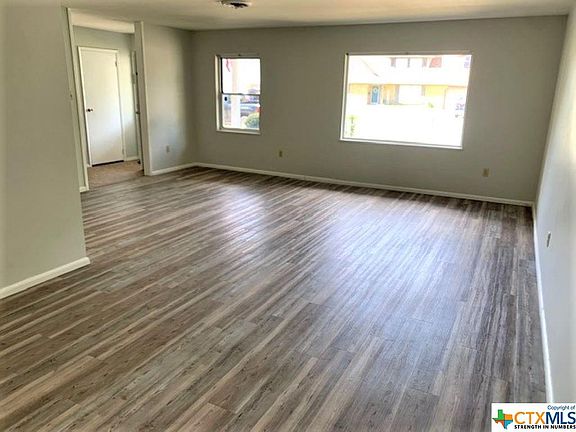 4th image of 716 Brookhollow Dr