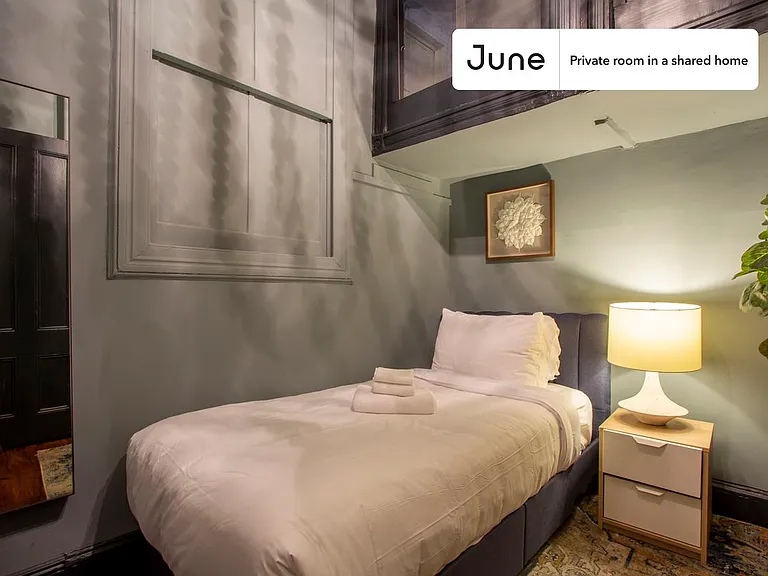 336 W 47th St #1B — Photo 1