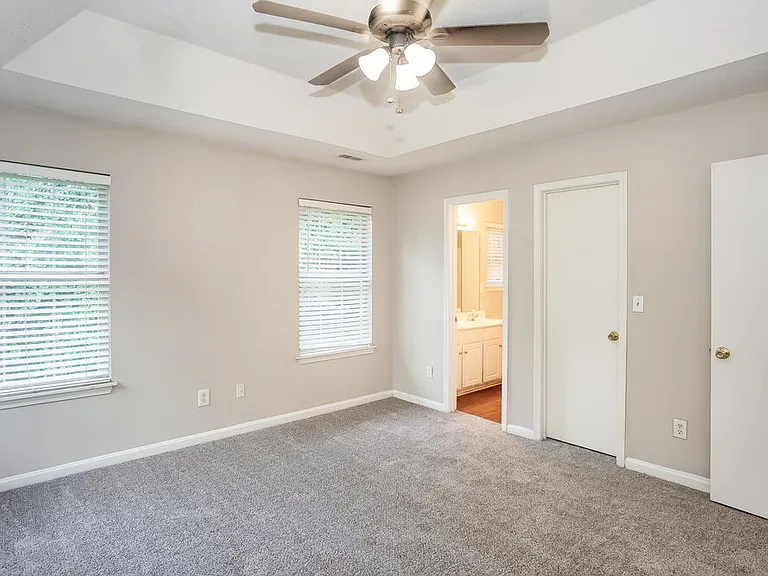10415 Battle Ct — Photo 11
