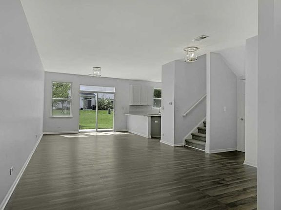 5th image of 1326 Prescott Dr Unit 204-1326-63