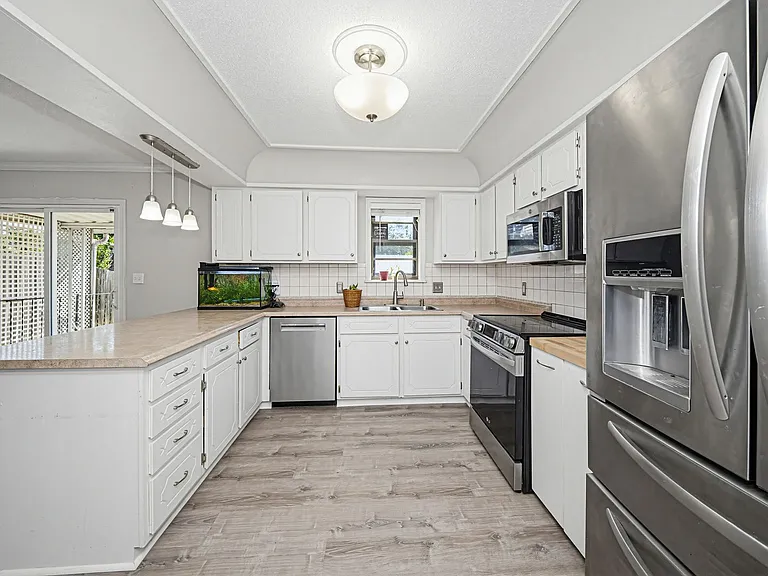 1429 Highland Dr — Photo 14