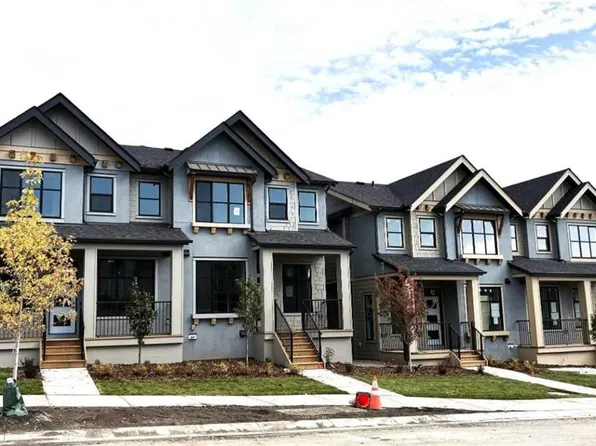 2236 W 81st St SW, Calgary, AB T3H 3V8