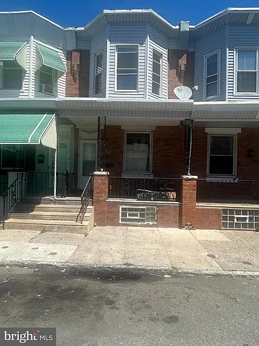 1933 E Thayer St Photo 1