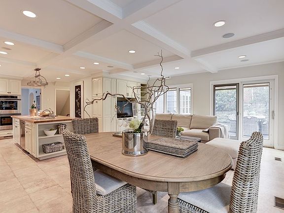 Breakfast Room