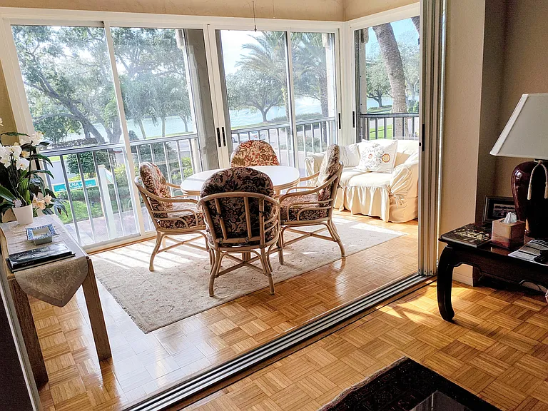 Enclosed lanai (with A/C) - lake view and astonishing sunset view