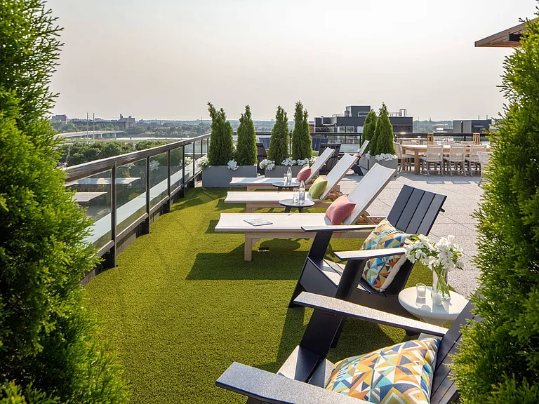 Chaise Lounge
