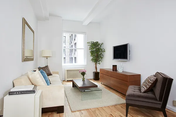 Sold by Compass | media 7