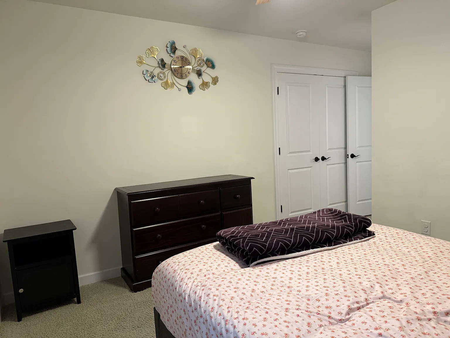 5 bed, 2905 sqft, $900 — Photo 3