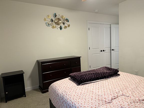 3rd image of 5815 Fenway Dr