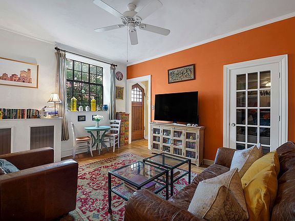 3rd image of 116 Pinehurst Ave APT D1