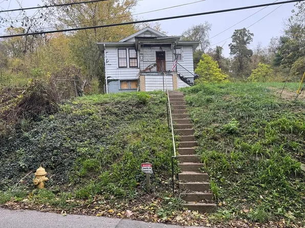 32 CLearview Avenue, Wheeling, WV 26003