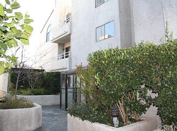 5th image of 17800 Burbank Blvd APT 306