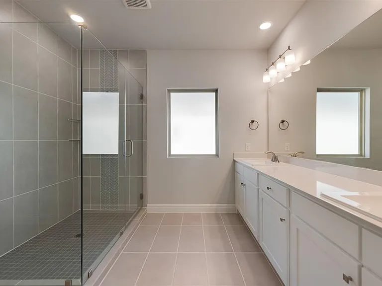7005 Sunset Blvd — Photo 21