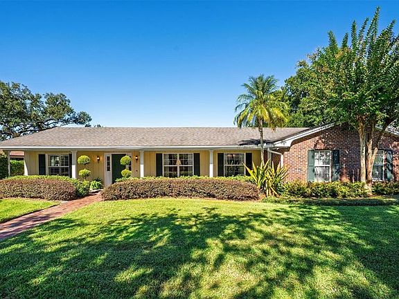 2nd image of 1053 Sweetbriar Rd