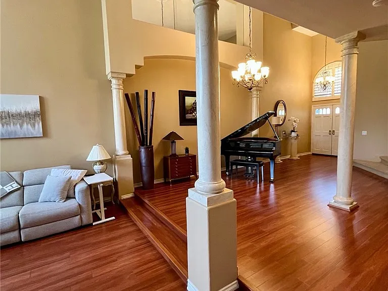 26465 La Traviata — Photo 9