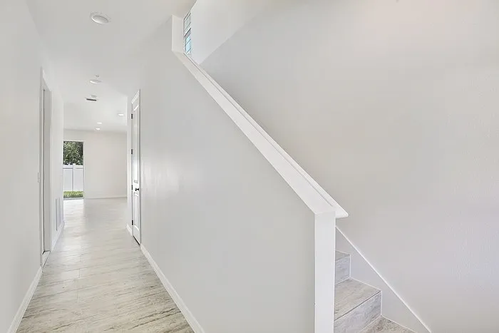 3 bed, 2.5 bath, 1439 sqft, $1,645 — Photo 4