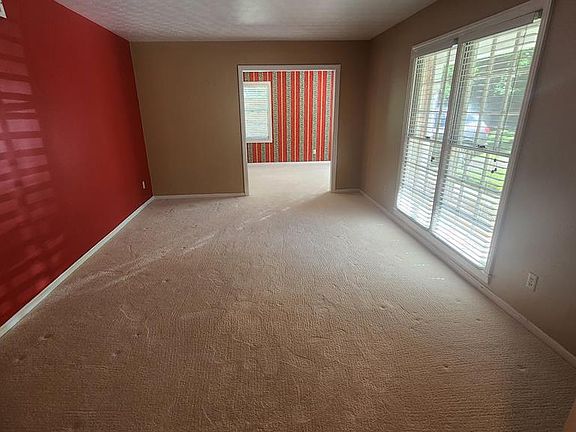 4th image of 2820 E Lindsay Dr