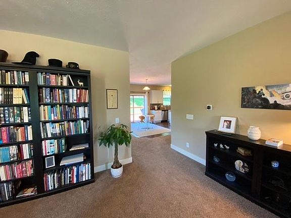 3rd image of 208 Castle Pine Dr