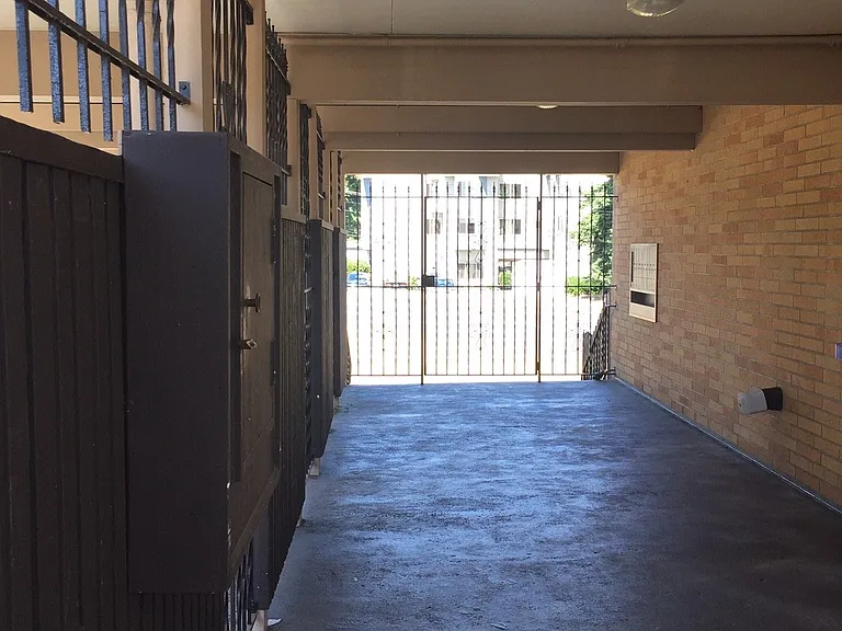 702 S Yakima Ave #5 — Photo 5