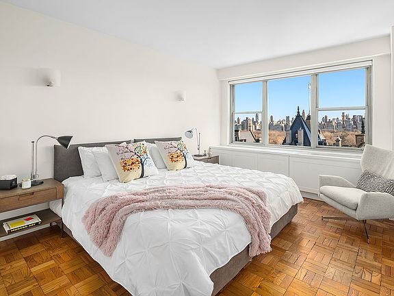 3rd image of 15 W 72nd St APT 20K